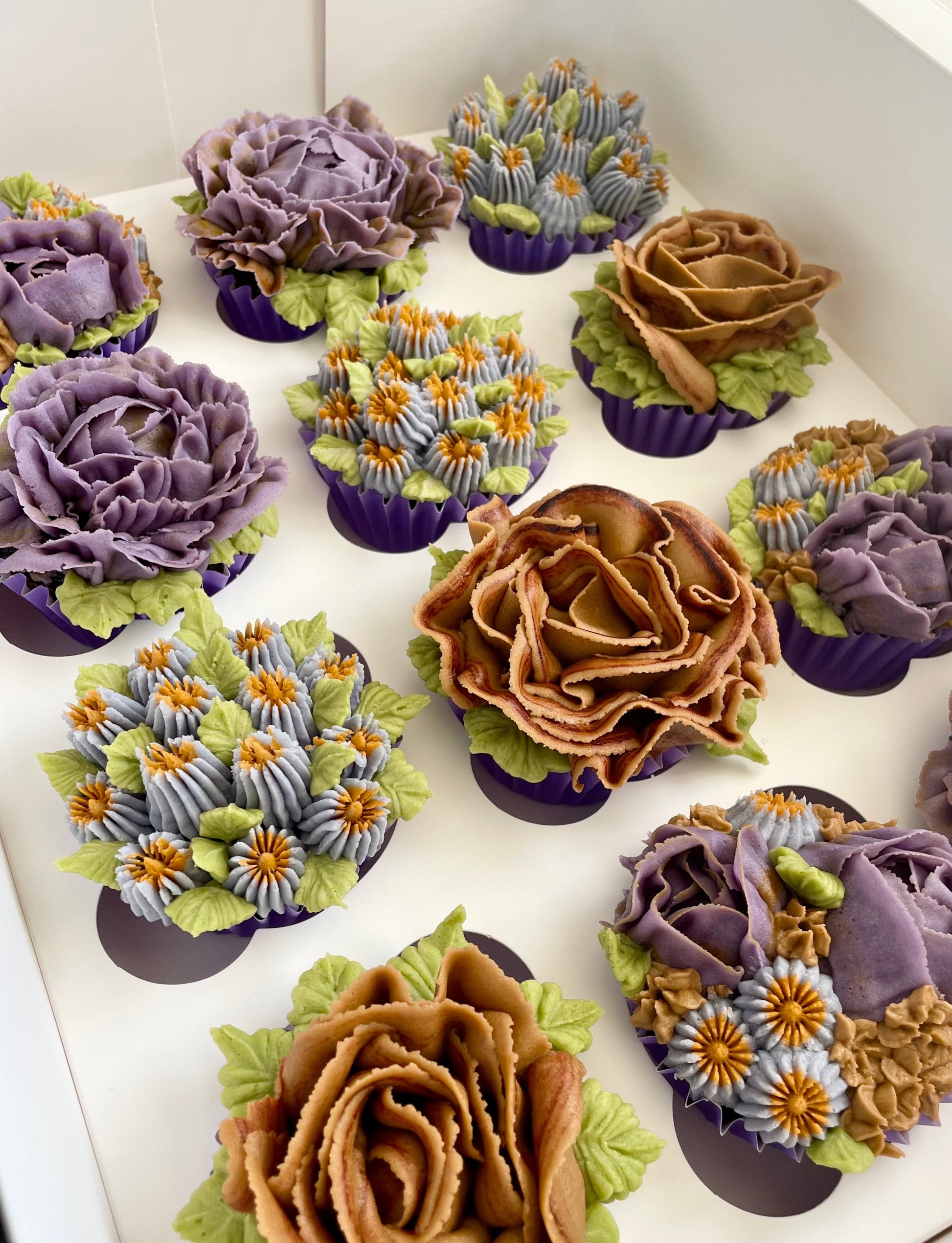 Cupcakes Delivery, Order Cupcakes Online by Best Cake Shop - Flower Aura